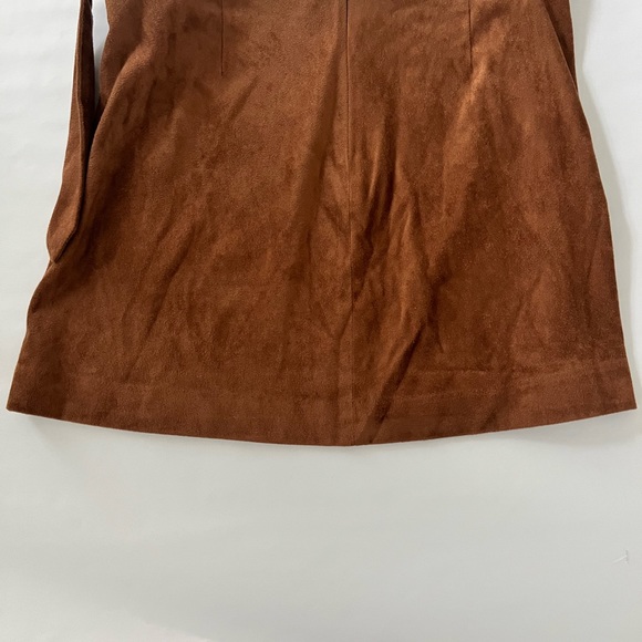 CUPCAKES & CASHMERE | Women's Size 6 Brown Faux Suede Tie Mini Faux Wrap Skirt - Picture 4 of 8